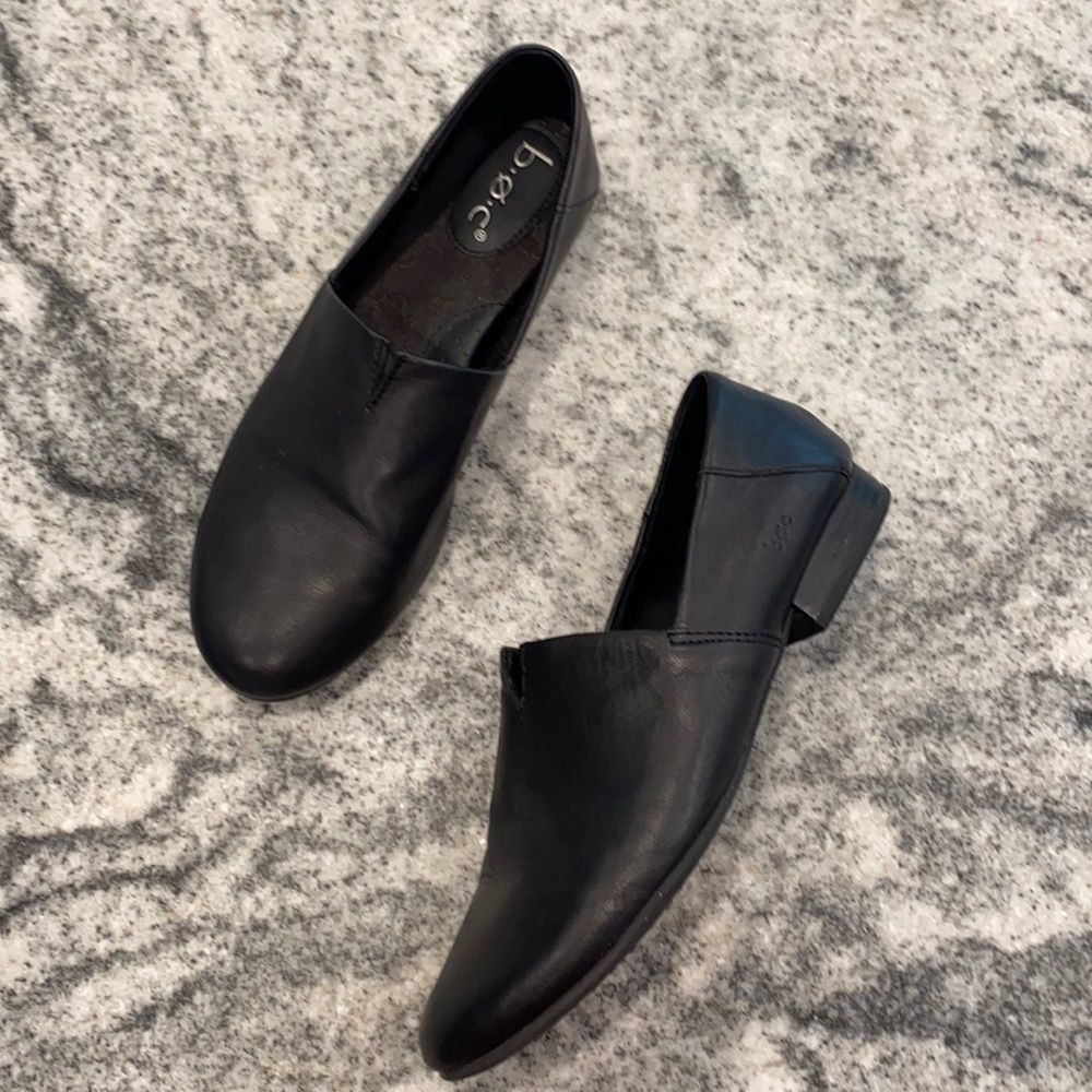 SALE BOC 8.5 8 1/2 Black Leather Loafer Pull Slip On Cushioned Flats
